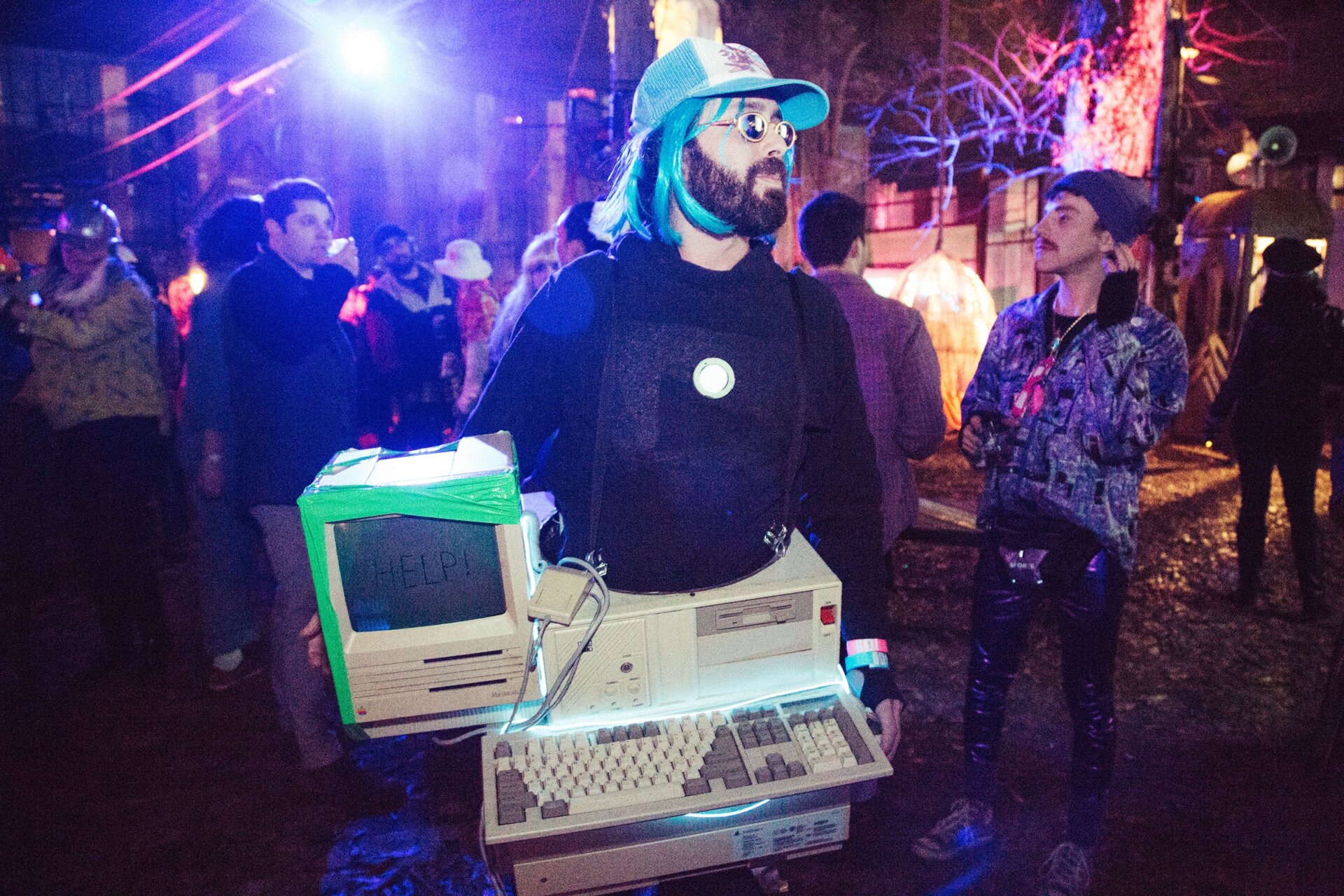 All photos: Akaha Rabut for Gizmodo. Yo Mykei (pseudonym) said he found the old Macintosh computer in an attic.