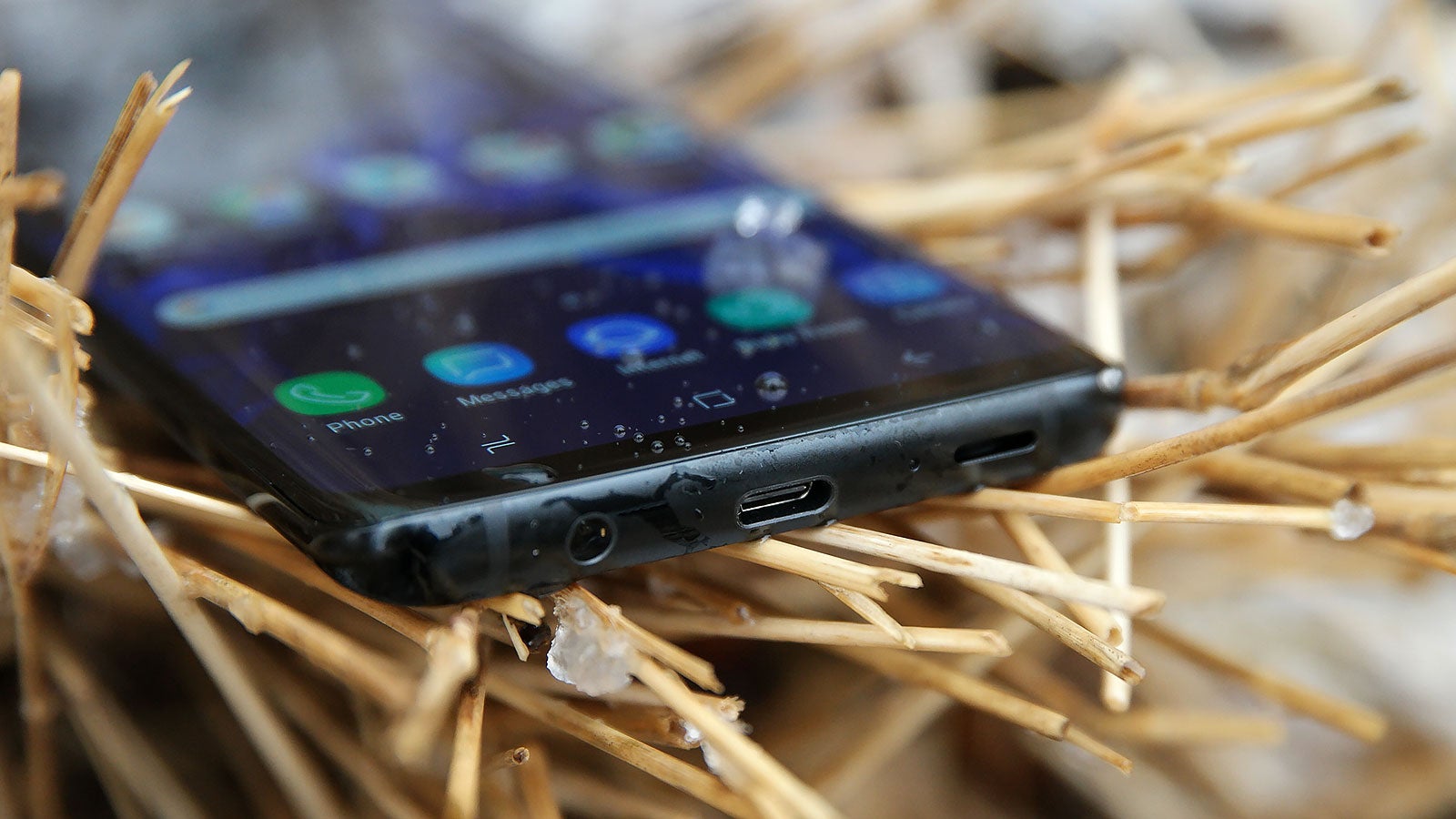 And Samsung kept the headphone jack!