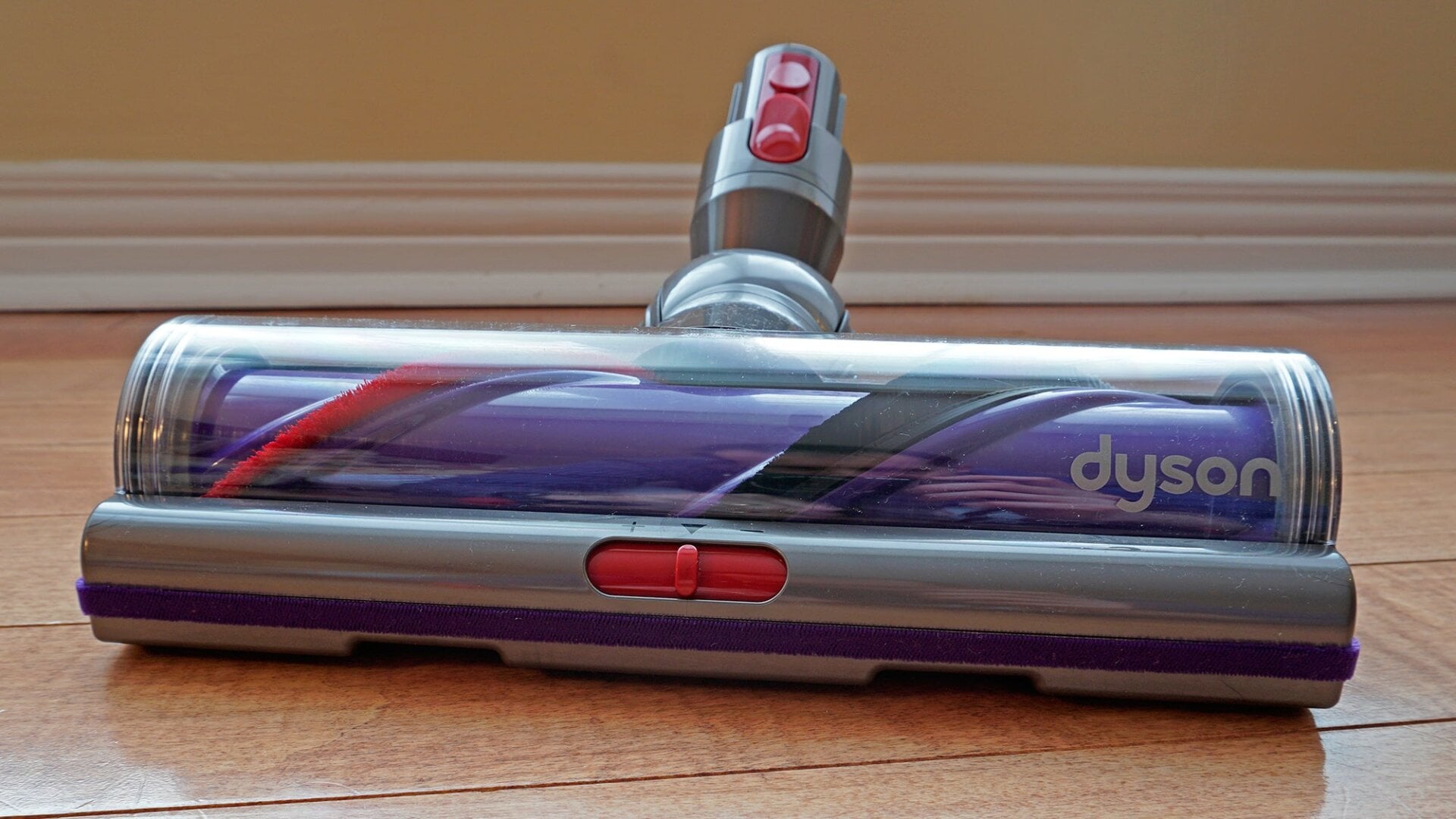 The Cyclone V10's cleaner head now includes adjustable vents for sucking in larger debris.