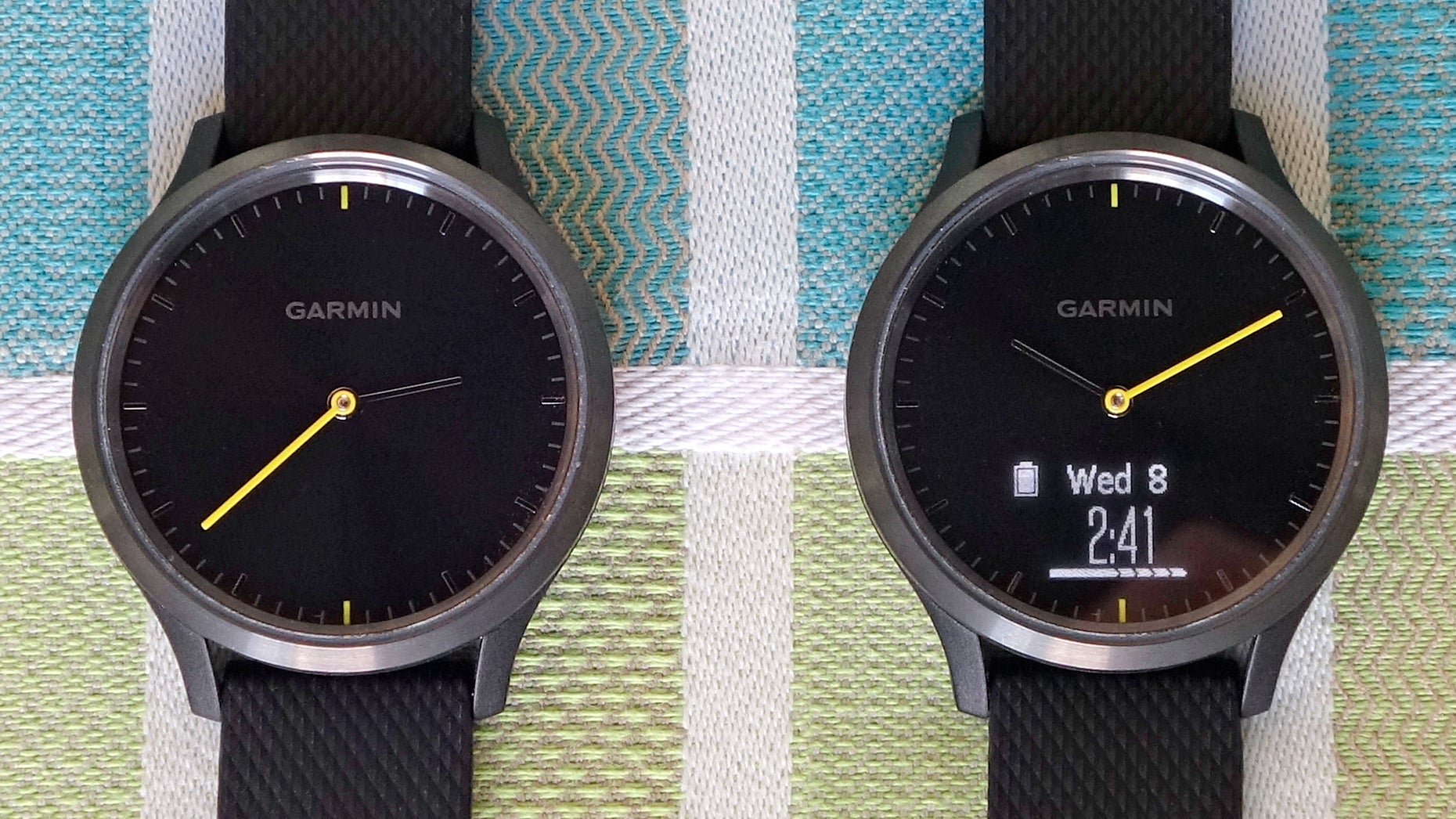 The Vívomove HR’s hands move out the way when you’re ready to swipe through menu options.