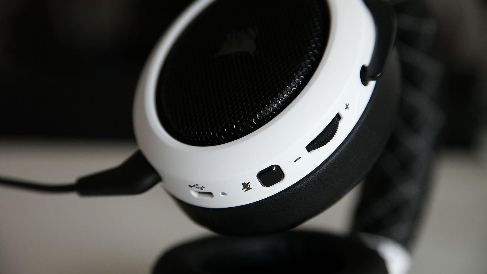 In addition to a power button on the other side, there are handy on-board controls for adjusting volume and muting the mic. 