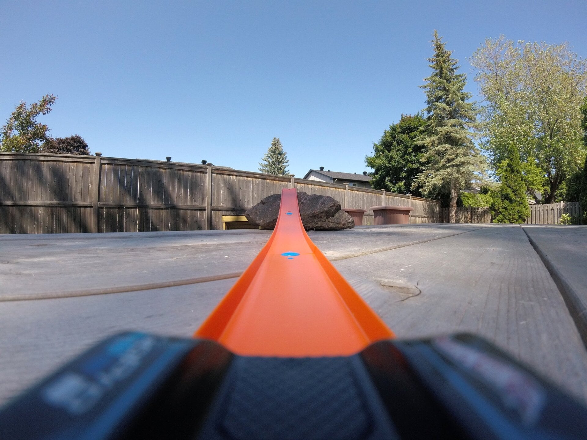 The length of the Zoom In car means the front end (with blurry GoPro and Hot Wheels logos) will always be a part of your videos and photos.