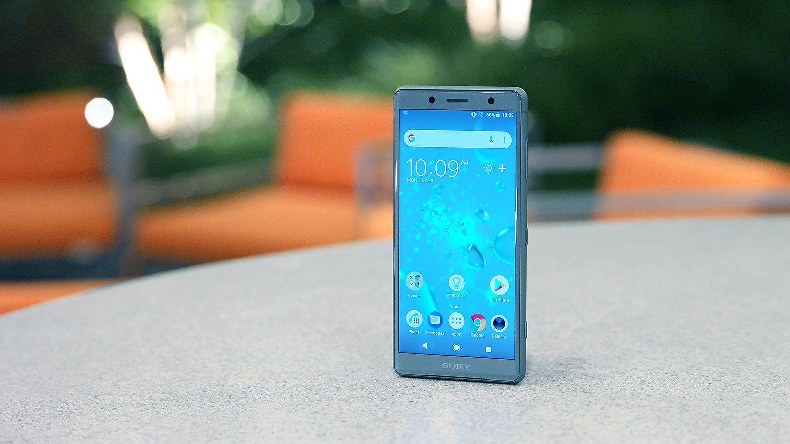 For people who like a  small phone with high-end specs, your champion has arrived. 