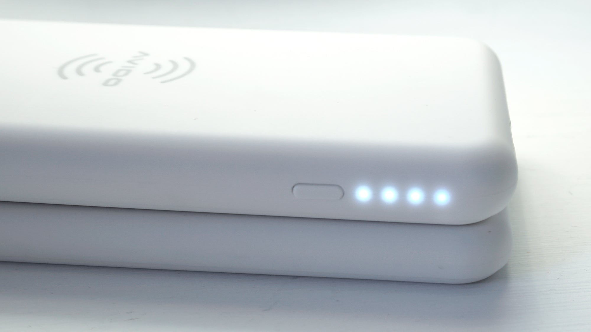 Four LEDs illuminate to indicate the WiBa battery’s remaining power reserve.