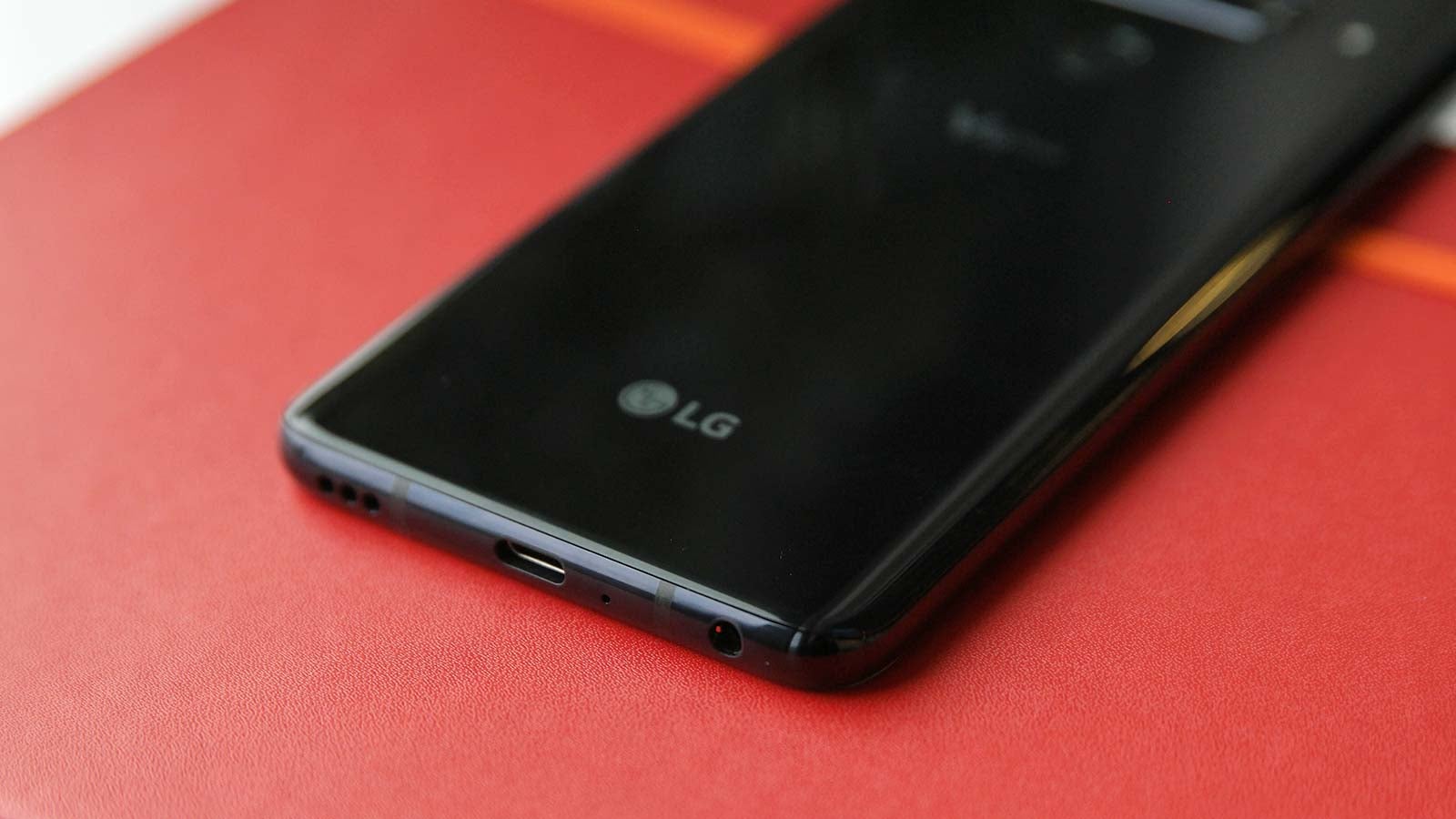 USB-C and a headphone jack, gasp!