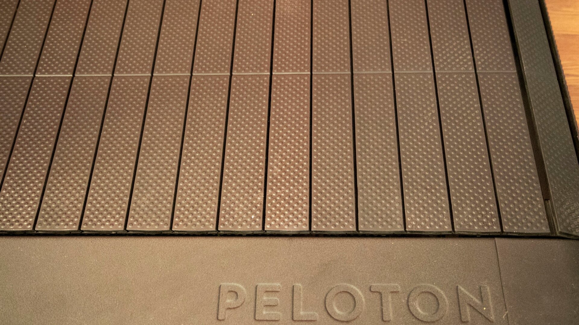 The slats are well constructed and easy on the knees.