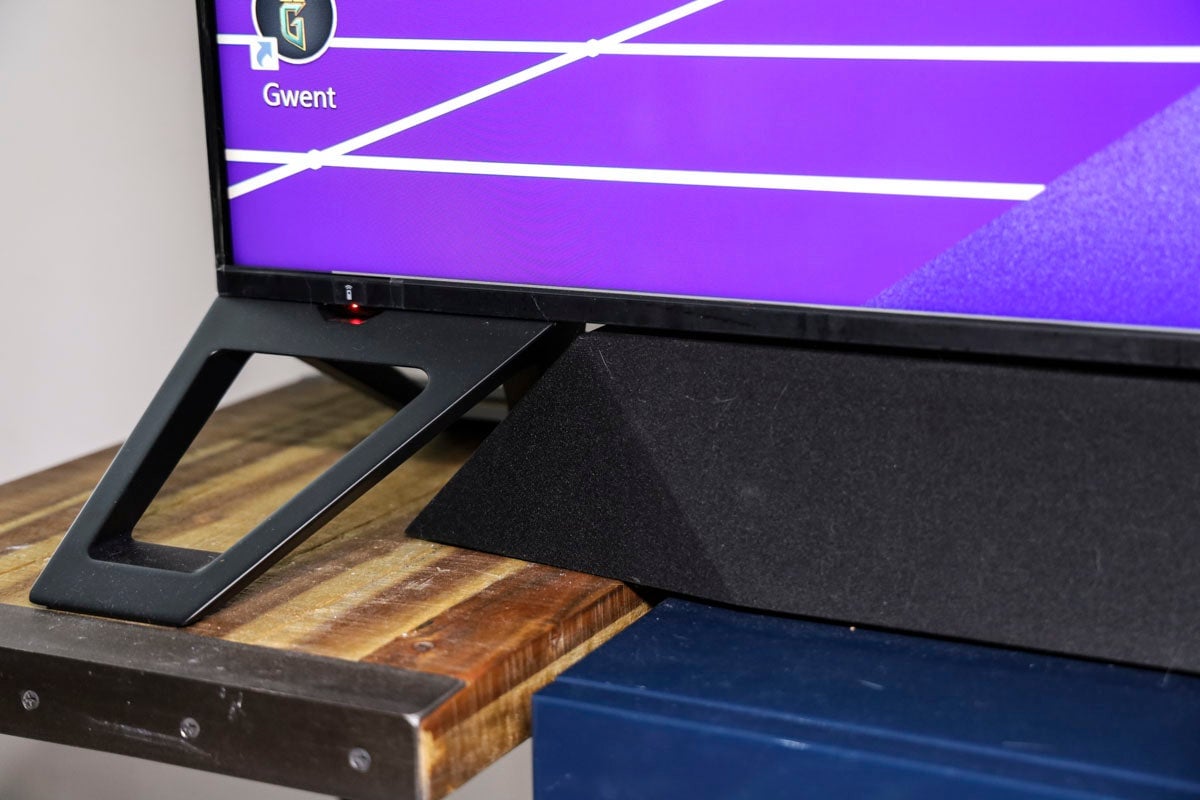 The base of the Emperium has a very distinct style. It’s not for everyone. And its feet mean you’ll need or really large piece of furniture to place it o nor an extra side table, or you’ll just need to mount it, but it’s very heavy so make sure you bolt it to the stud.