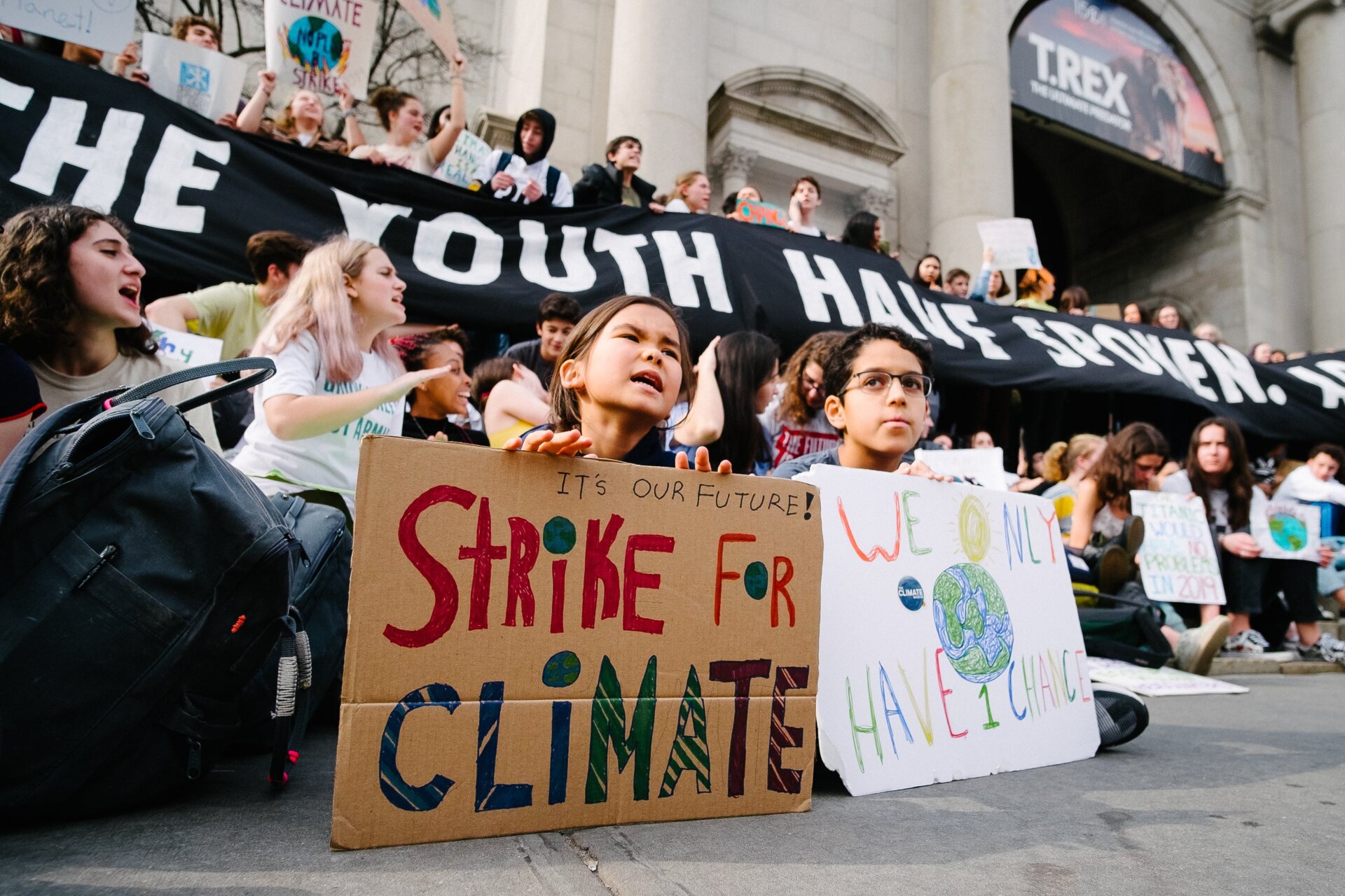 Strikers in front of the American Museum of Natural History.