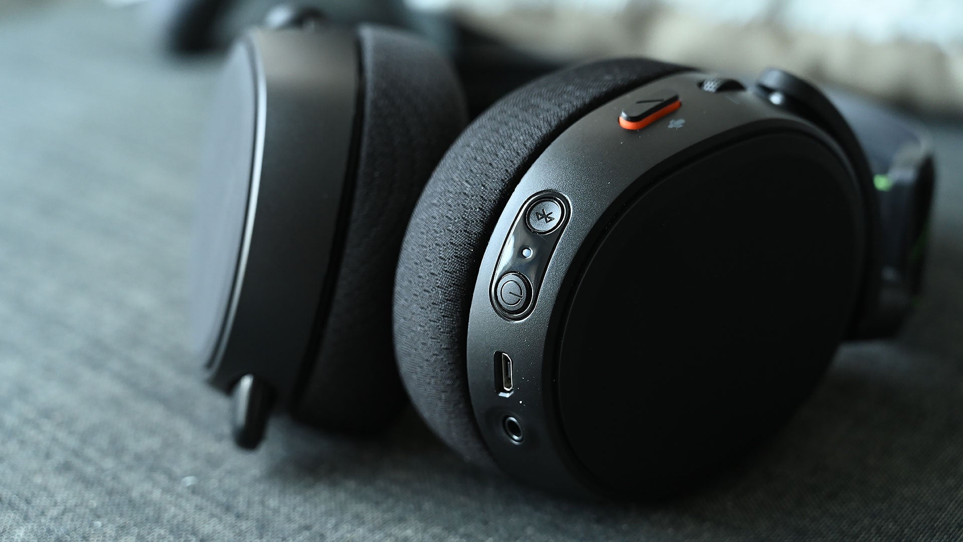 The Arctis 9X also come with a standard 3.5mm jack, so you can use them as a wired headset in a pinch. 