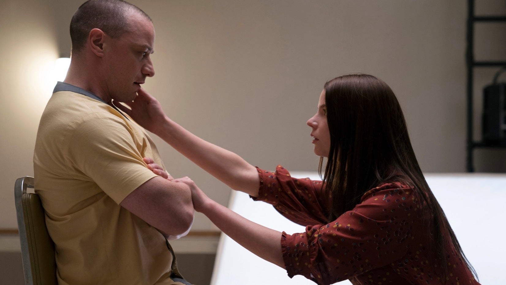 Check out our exclusive clip featuring an interview with James McAvoy and M. Night Shyamalan.