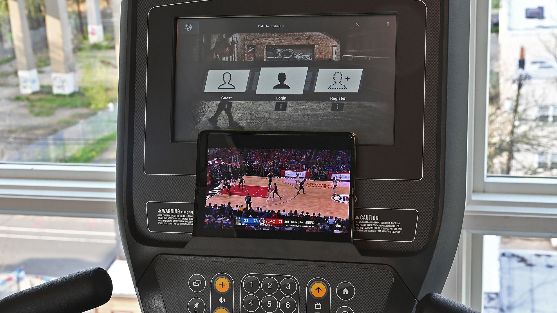 The Galaxy Fold’s main display is better than almost anything you’ll find at a gym. 