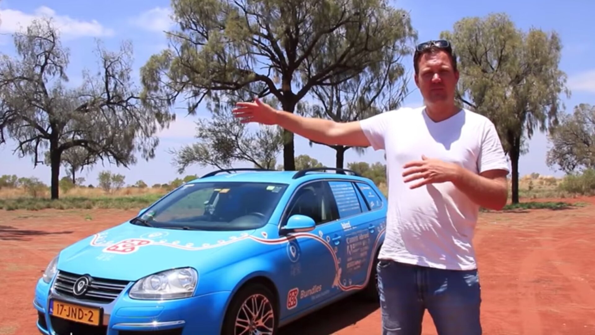 Weiber Wakker with his trusty Blue Bandit EV in the Australian Outback.