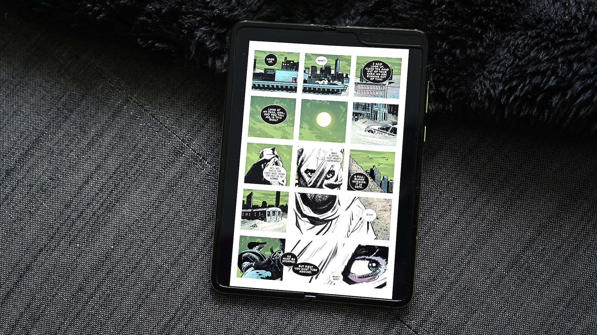 The Galaxy Fold’s display is perfect for reading comics. 