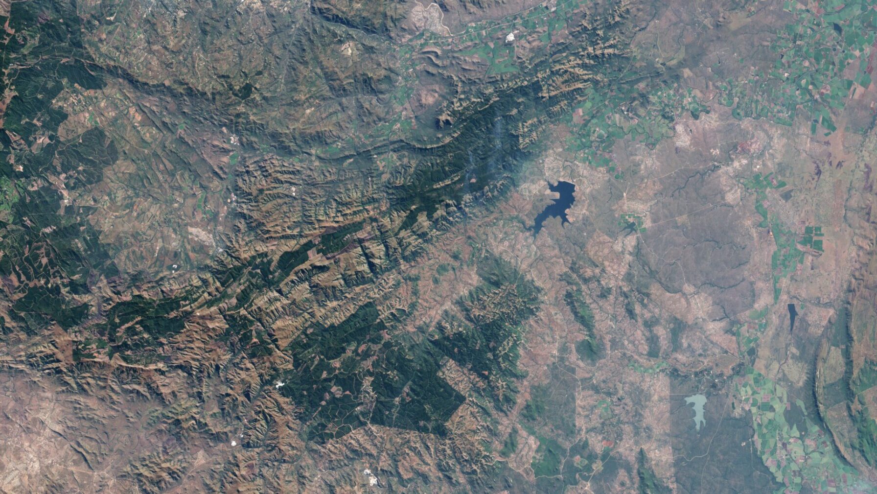 Extraterrestrial Organic Matter Found in 3.3-Billion-Year-Old Volcanic Rock