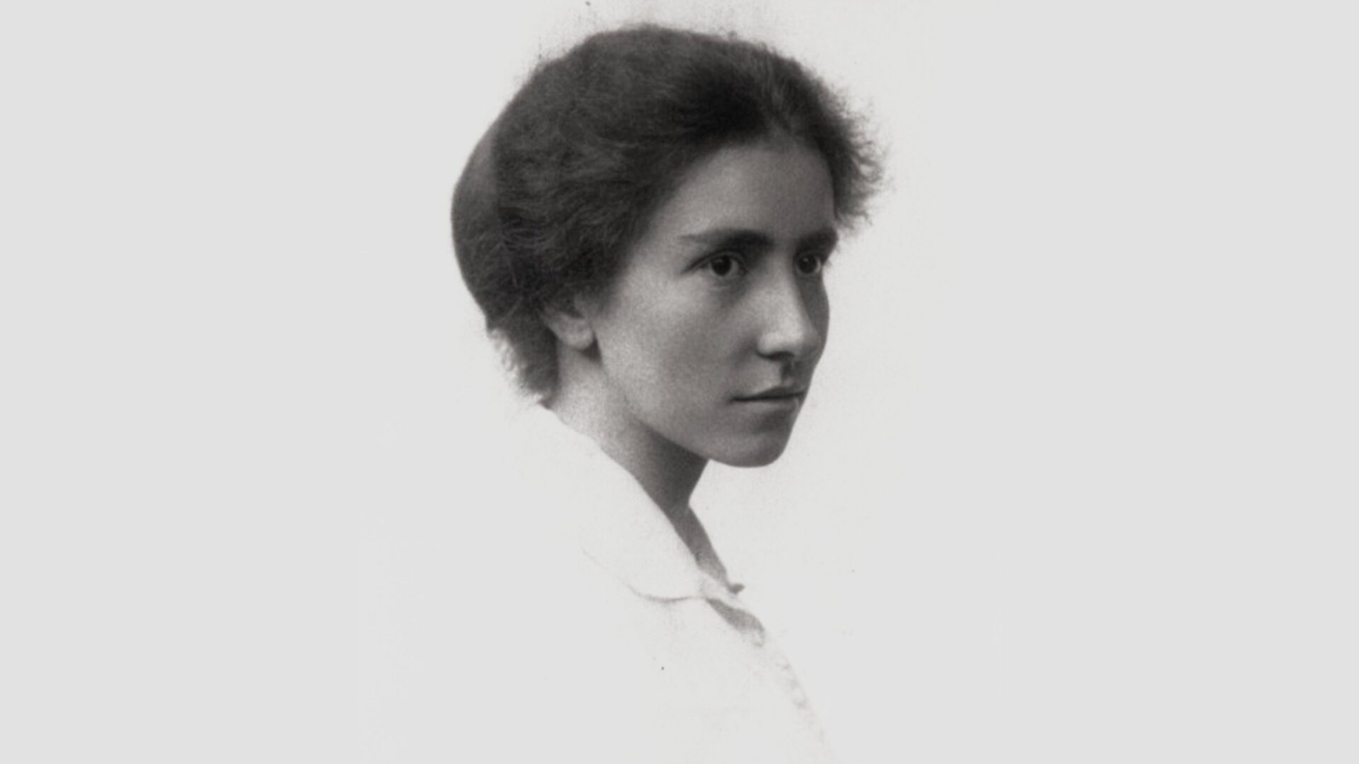 Dorothy Garrod, circa 1913