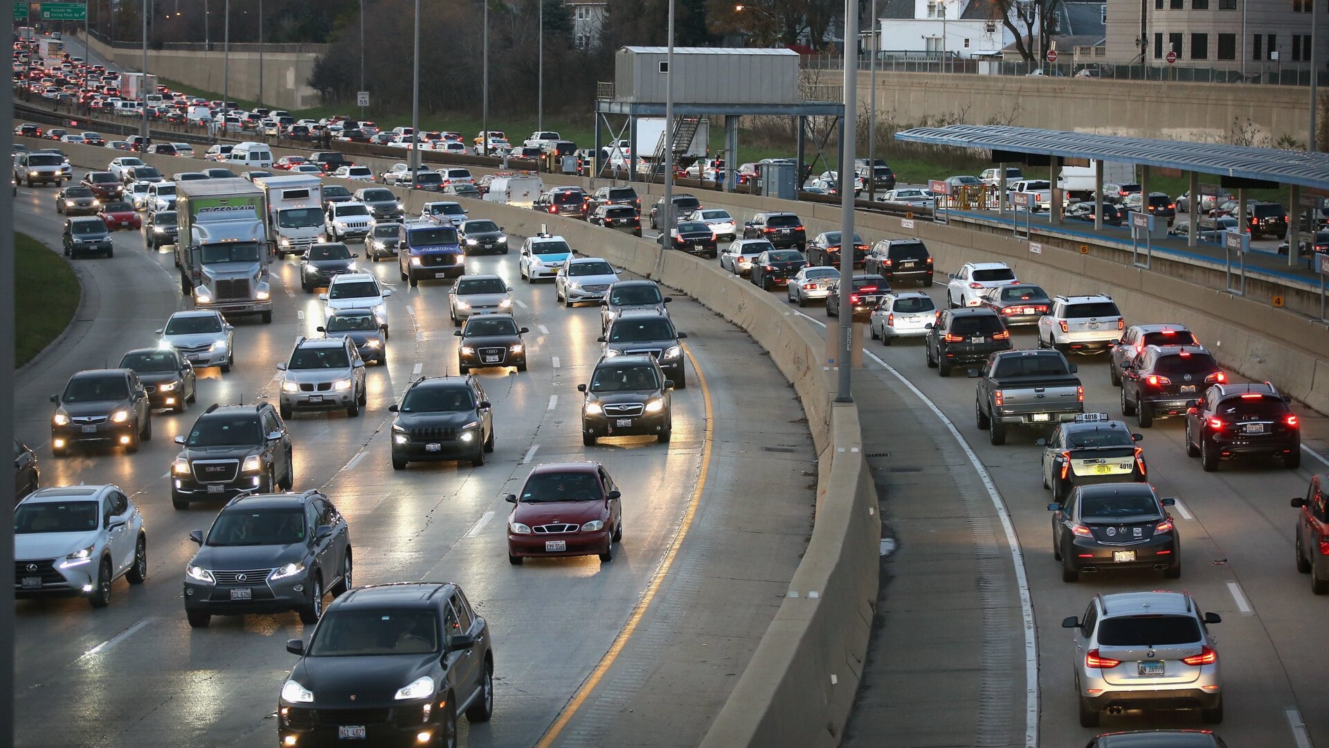 Being stuck in this would be 100x worse if not for tunes.