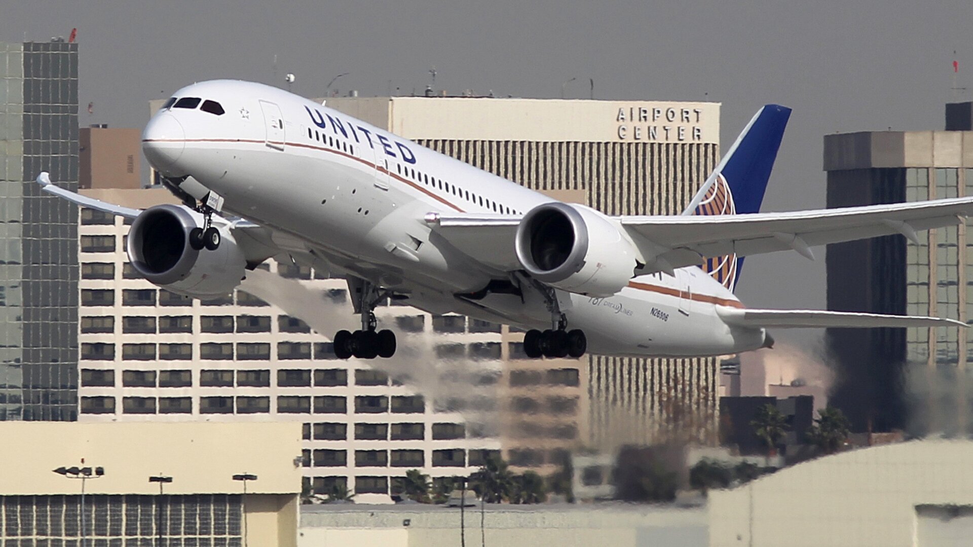 A Boeing 787 Dreamliner operated by United Airlines takes off at Los Angeles International Airport (LAX) on January 9, 2013 in Los Angeles, California.