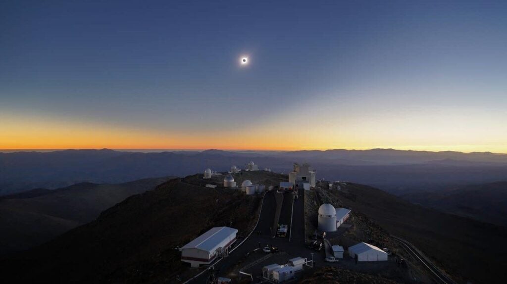 Photo: ESO/R. Lucchesi