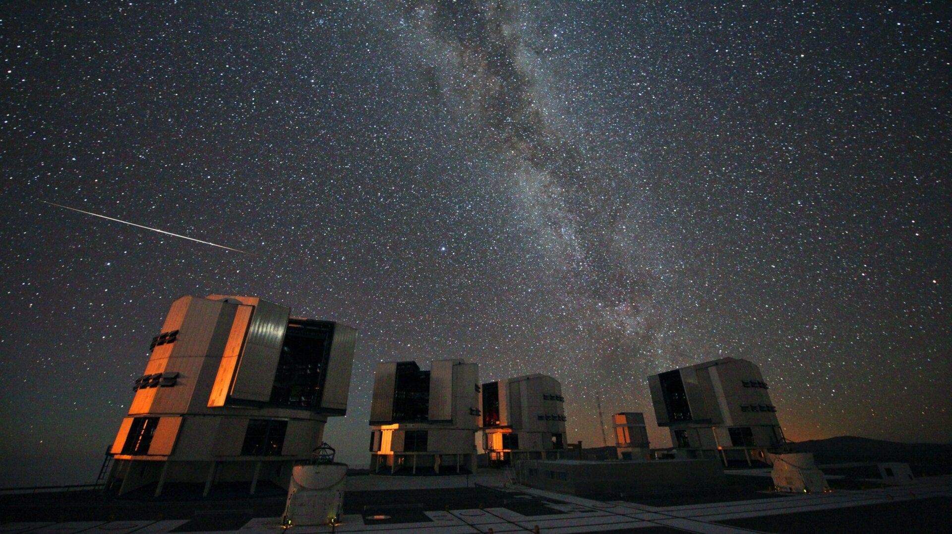 A Perseid meteor over the VLT in Chile