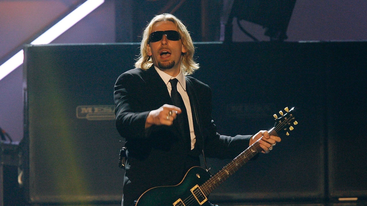 Nickelback lead singer Chad Kroeger in 2007, being all deep state-y