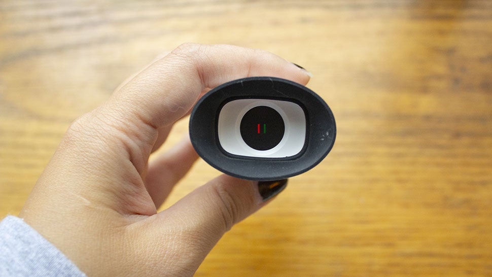 If you look into the refractometer, you’ll see a red and green line. During the tests you have to align them into a single yellow one. 