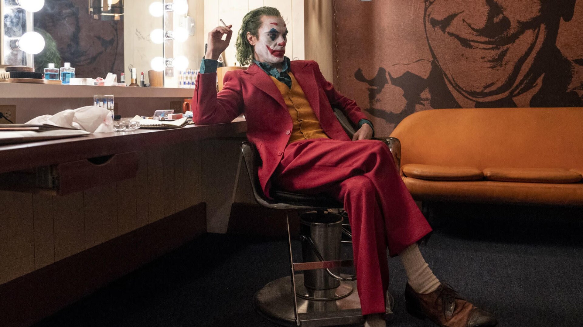 Joaquin Phoenix plays Joker in Joker.