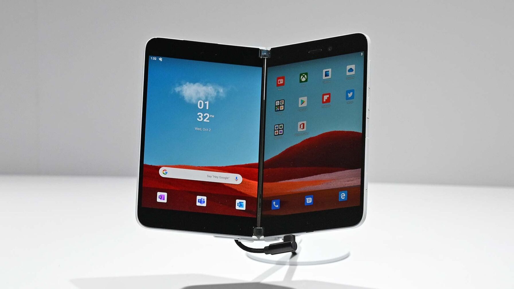 That Microsoft Dual Screen Android Phone May Be Coming a Lot Sooner ...