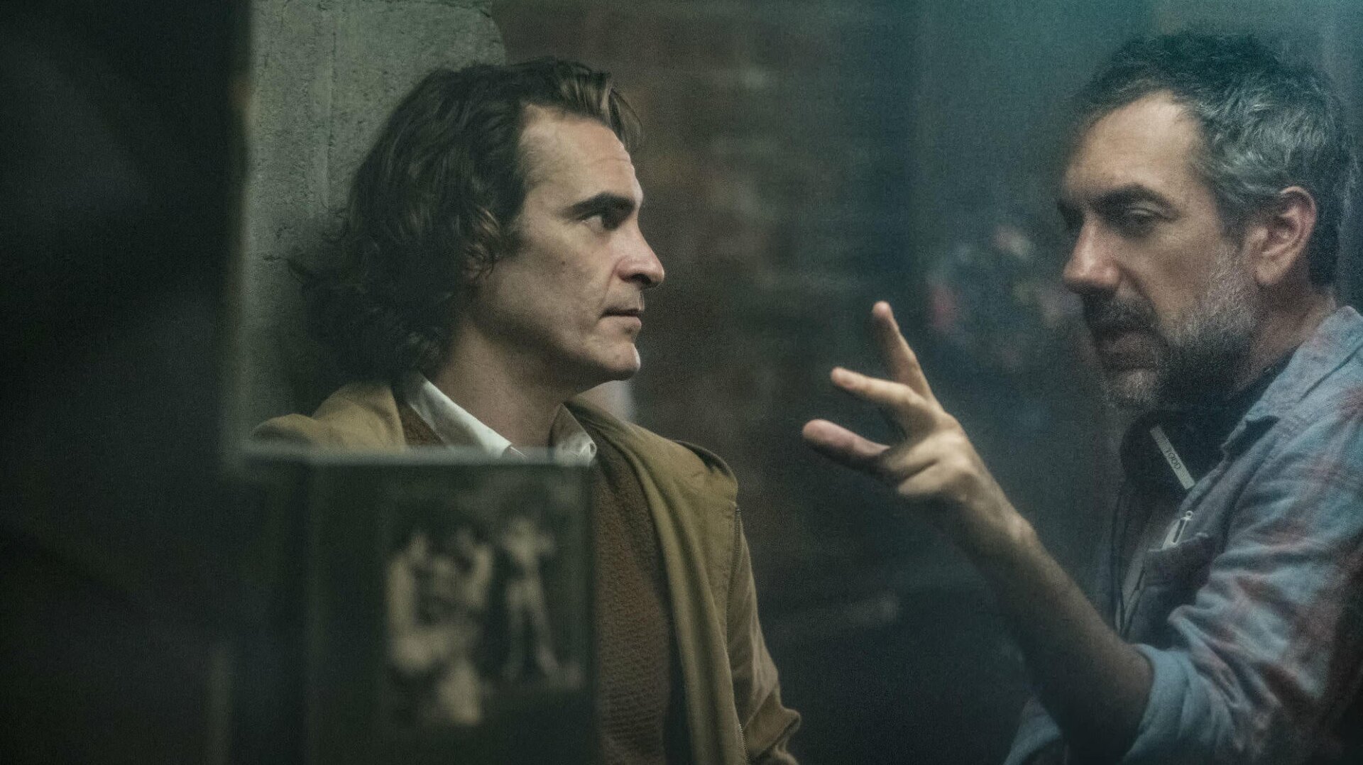 Joaquin Phoenix and Todd Phillips on the set of Joker.