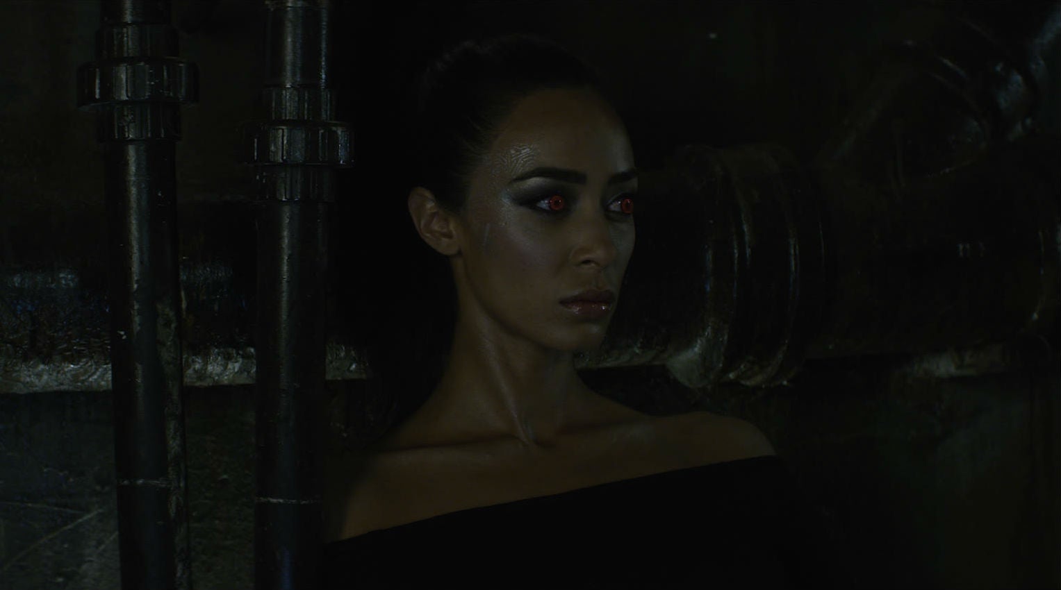 Glowing red eyes are never a good sign.