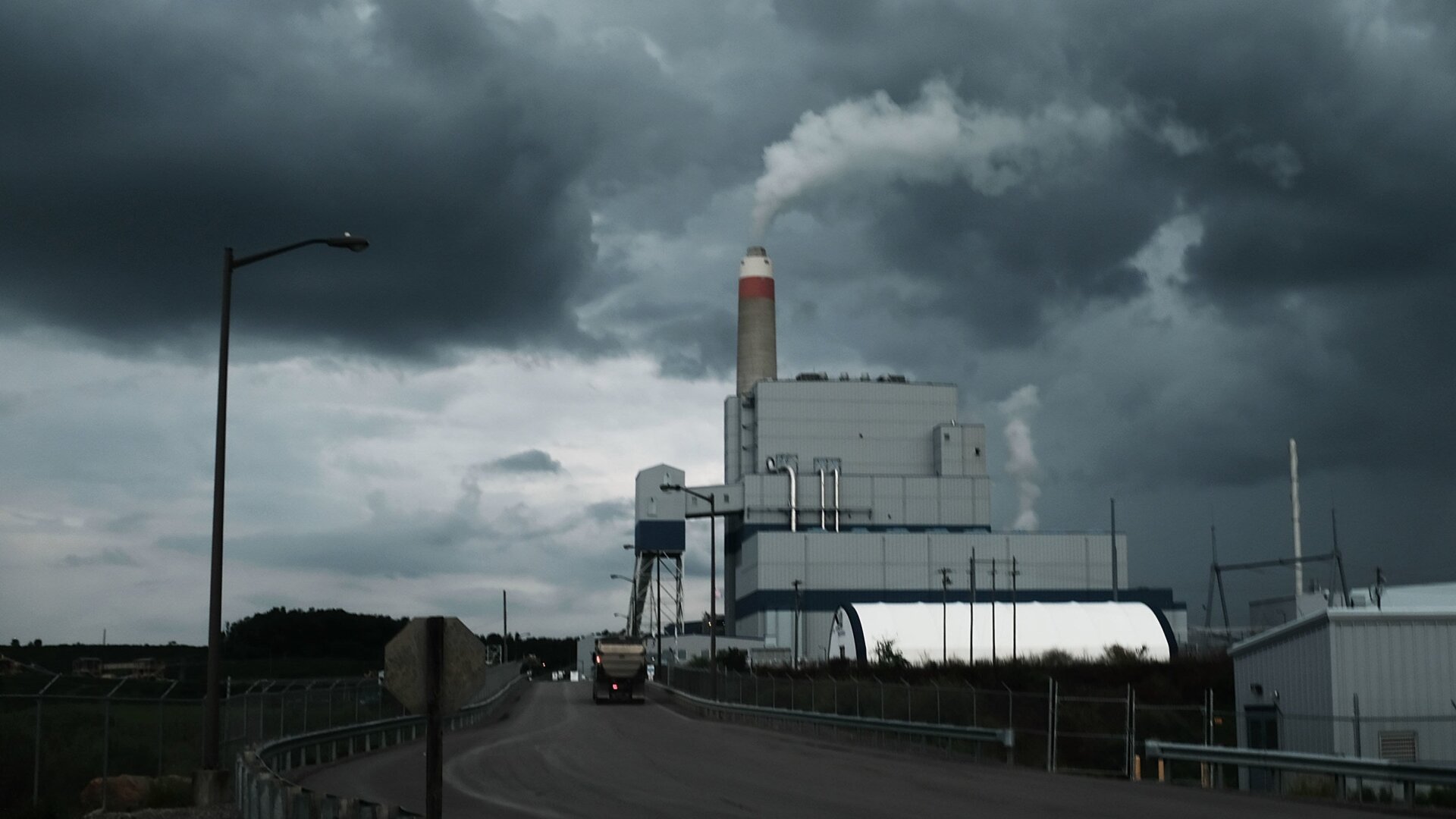 The Longview coal-fired power plant on August 21, 2018 in Maidsville, West Virginia