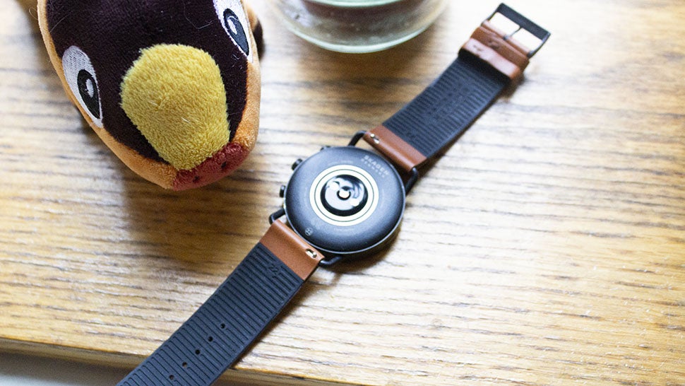 Tepig also considers the sensors, and that sweet silicone underside. Heart-rate tracking was on par with other smartwatches, but the other activity tracking was just so-so.