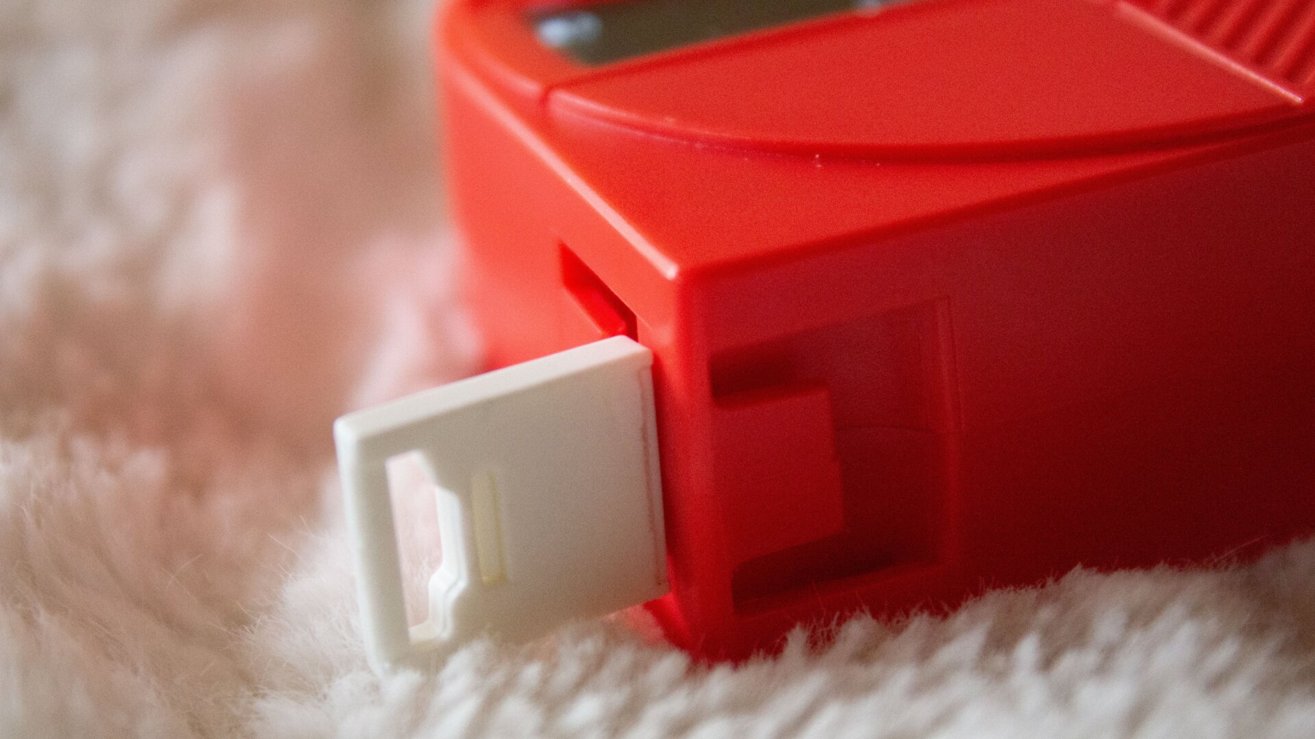 The hook on the bottom is helpful for solo measuring, but a little finicky. 