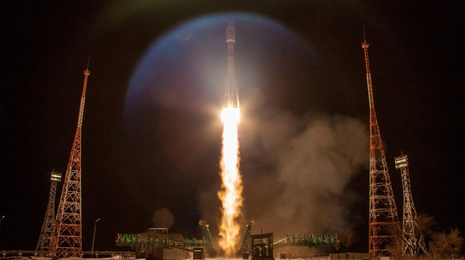Launch of Soyuz rocket carrying OneWeb satellites.