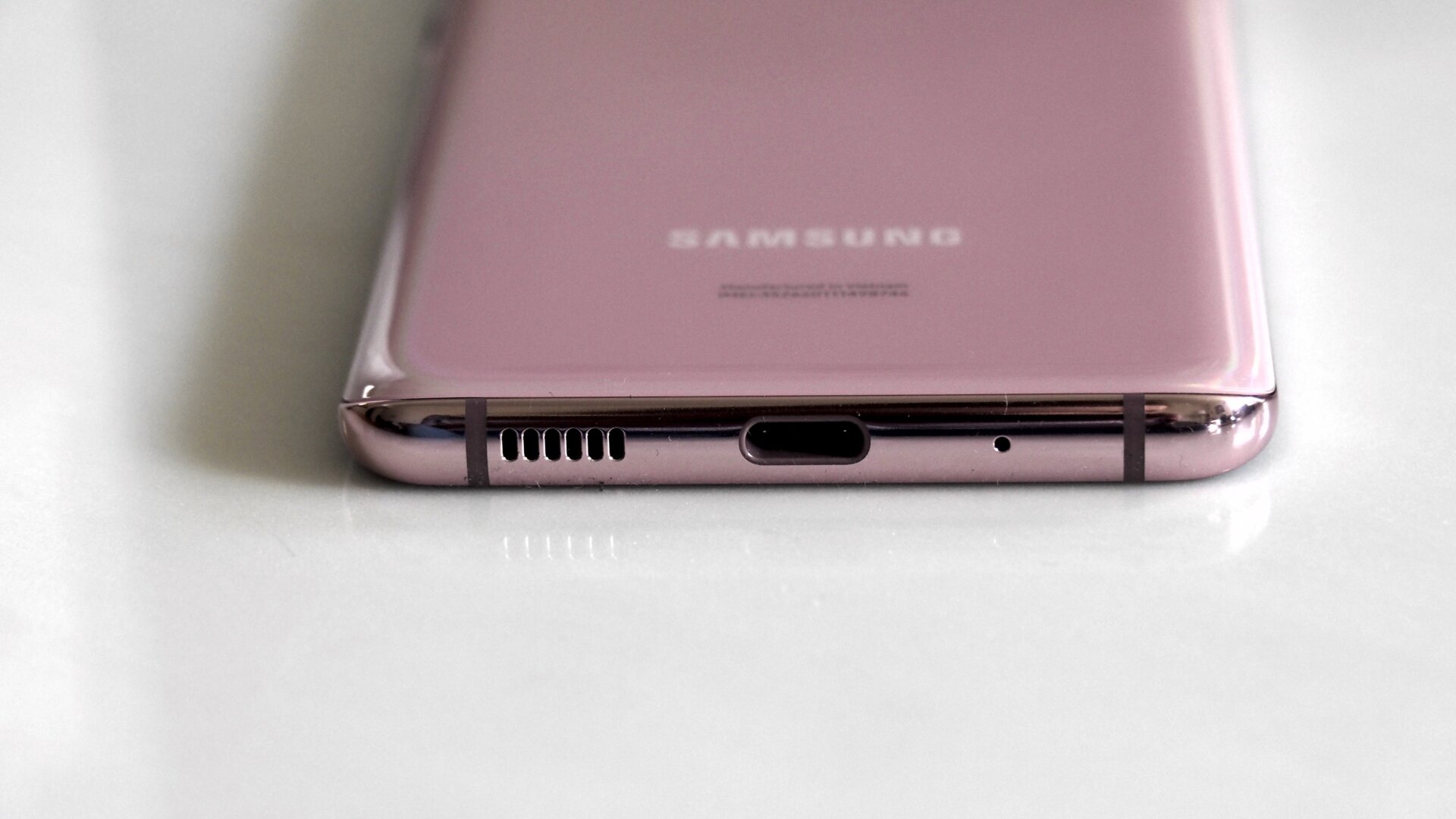 Sorry, y’all, there’s no headphone jack here.