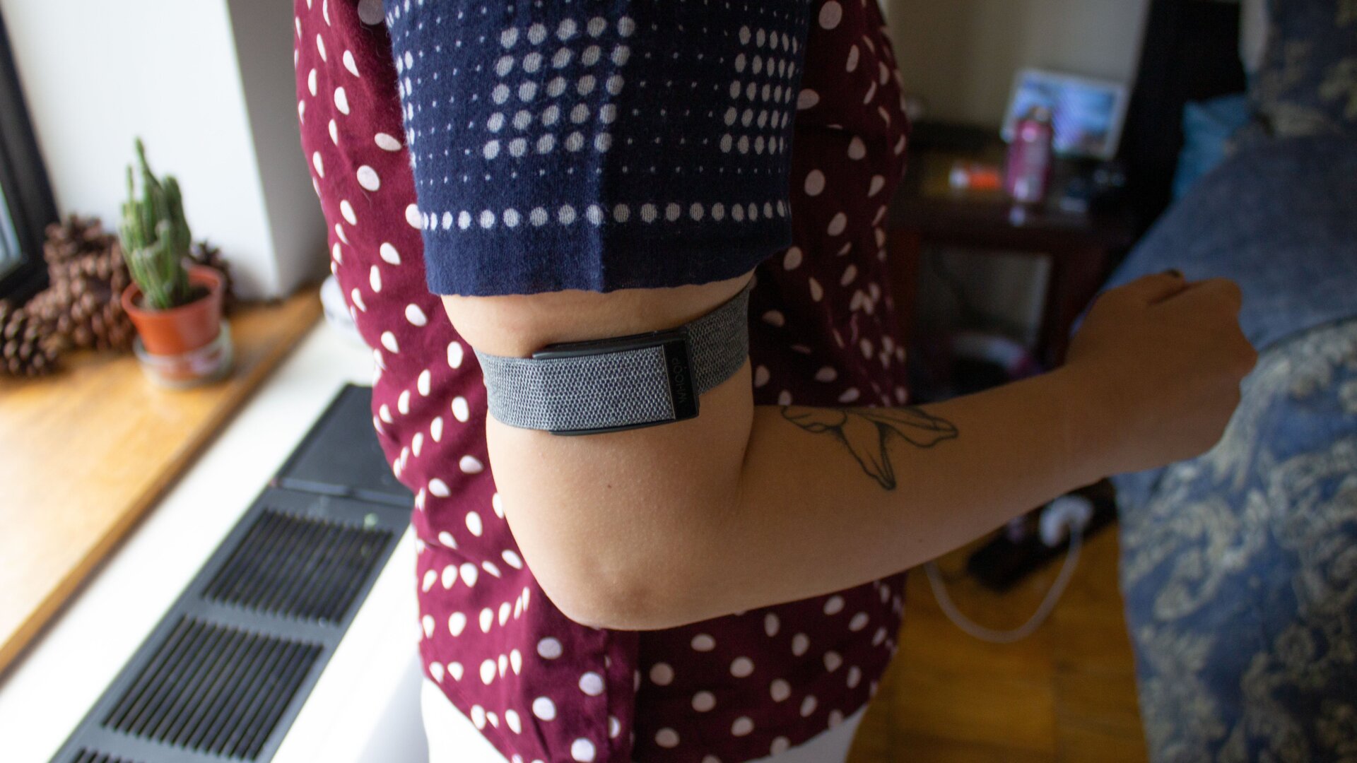 I mostly tested this thing on my wrist, but I actually find wearing it on the bicep very comfortable and more discreet.