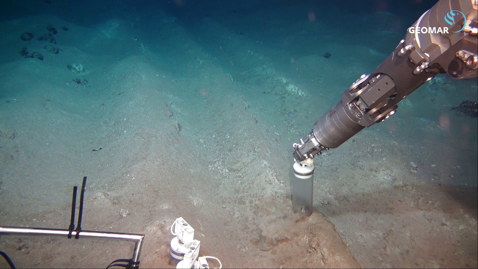 Sampling the DISCOL plow tracks