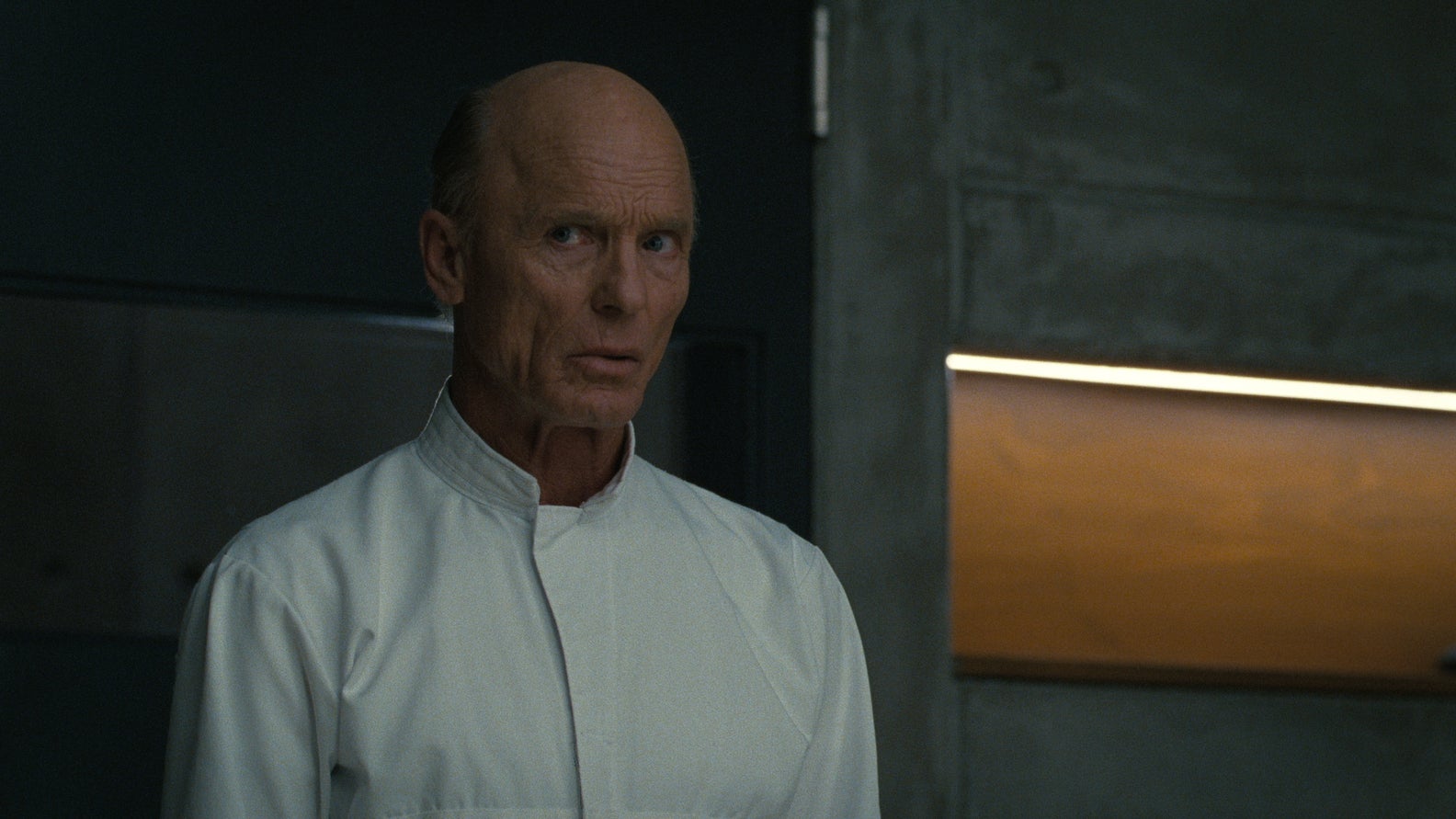 William (Ed Harris) giving this episode some side-eye.