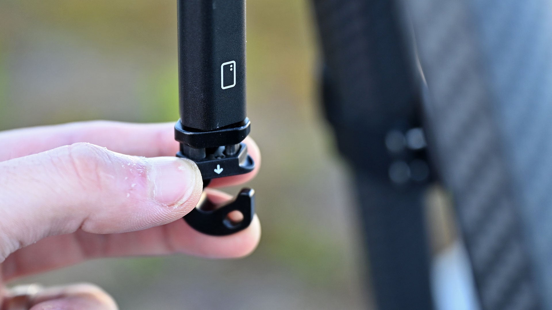 Peak Design’s hidden mount for smartphones is incredibly useful and something I would like to see on more tripods in general. 