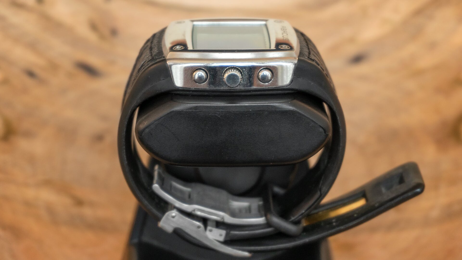 Some of the MSN Direct smartwatches featured clunky charging cradles, but they were also some of the first consumer products to feature wireless charging functionality.