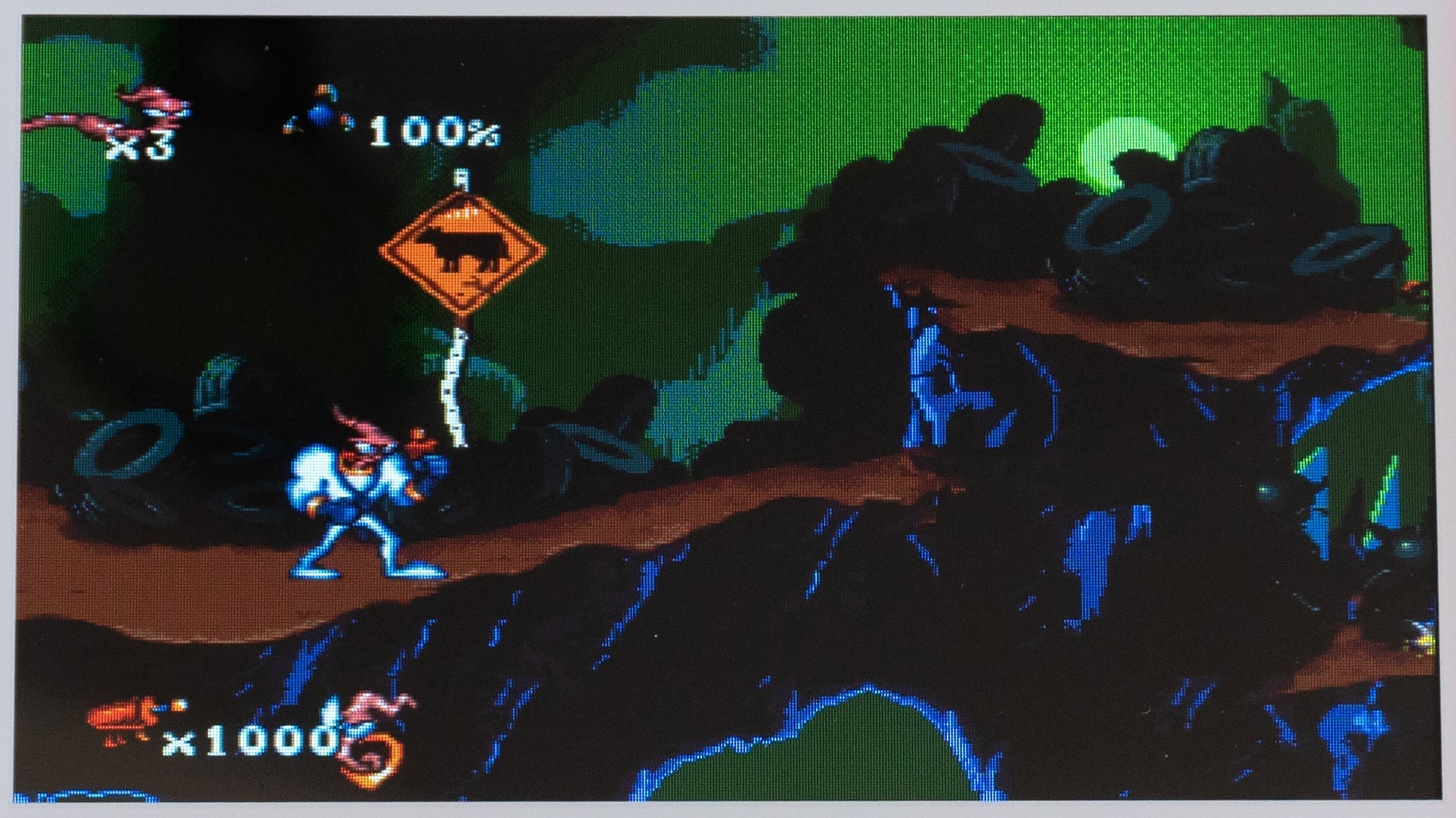Earthworm Jim, he’s such a groovy guy. Switching classic games from a 4:3 to 16:9 aspect ratio will result in some stretching and softening of the graphics.