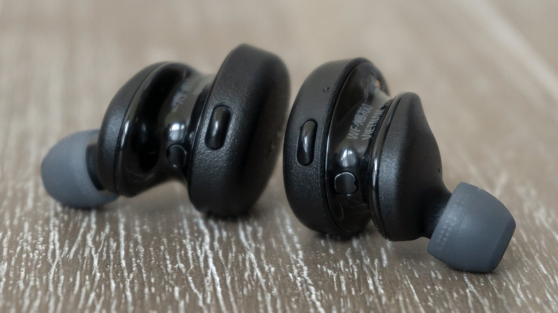 The Sony WF-XB700 earbuds feature physical buttons instead of touchpads that are more responsive and harder to accidentally press.