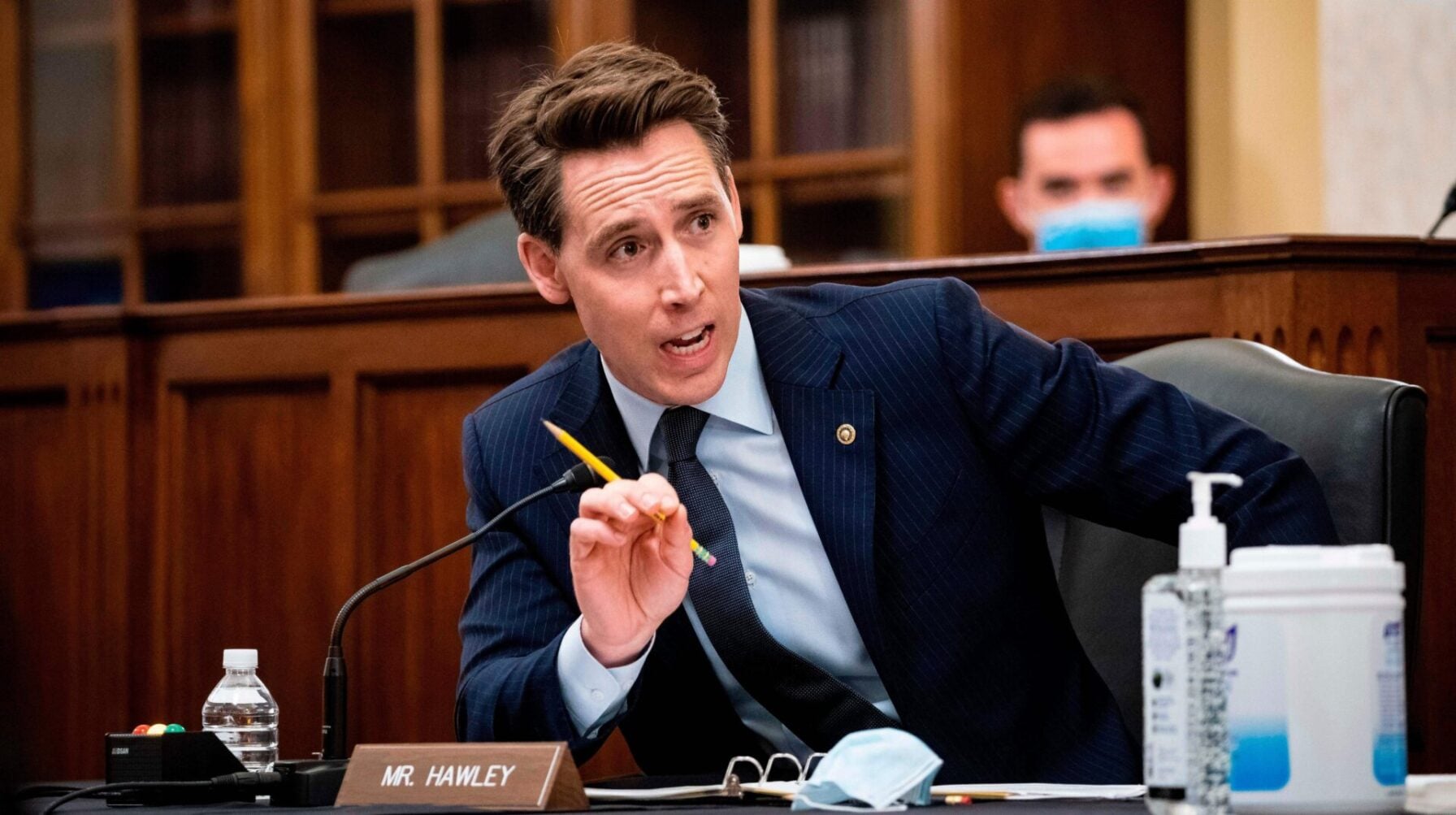 Josh Hawley Wants to Send Out Rebate Checks So Americans Can 'Benefit