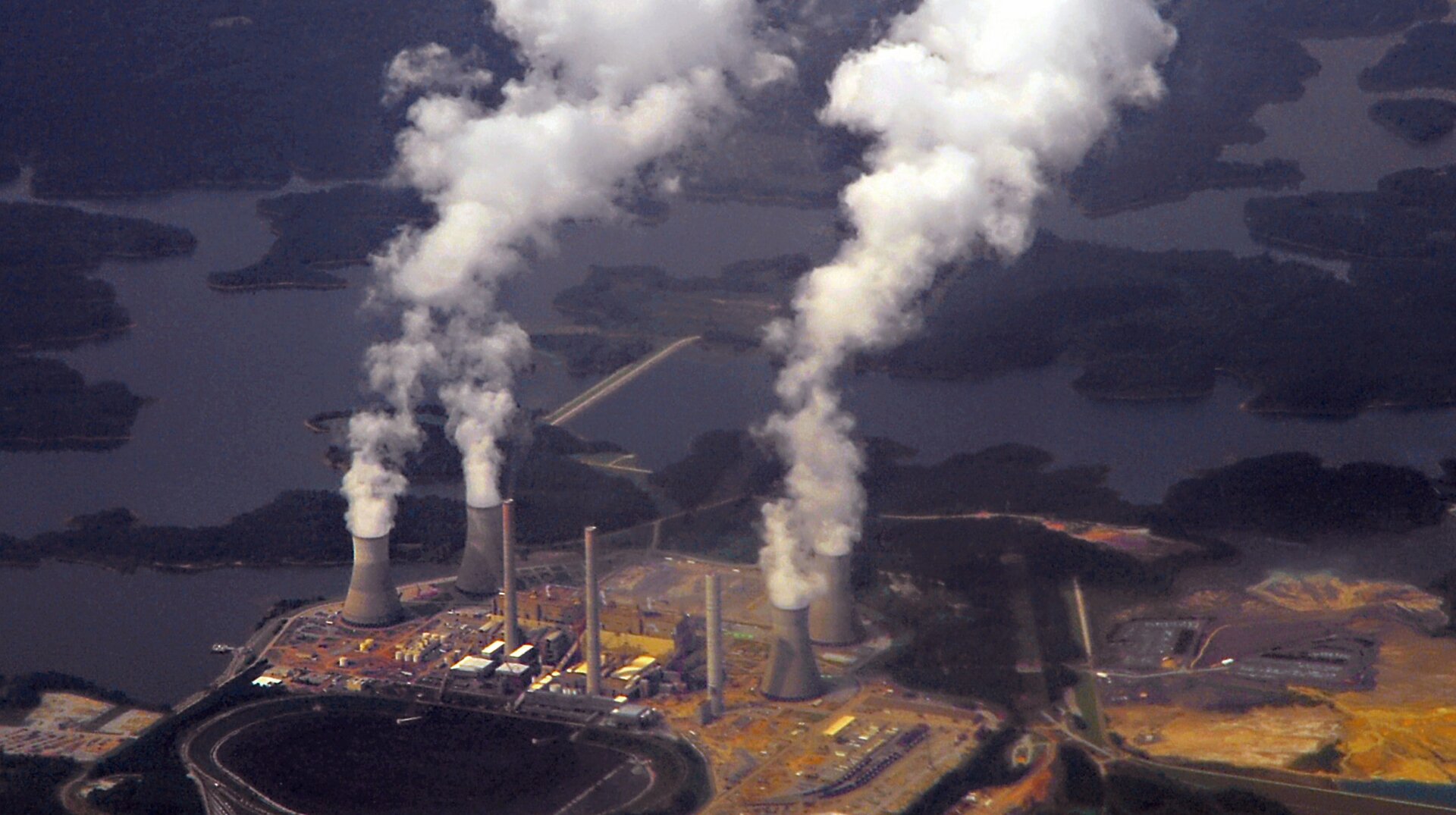 Georgia Power’s coal-fired steam-turbine electric generating Bowen Steam Plant.