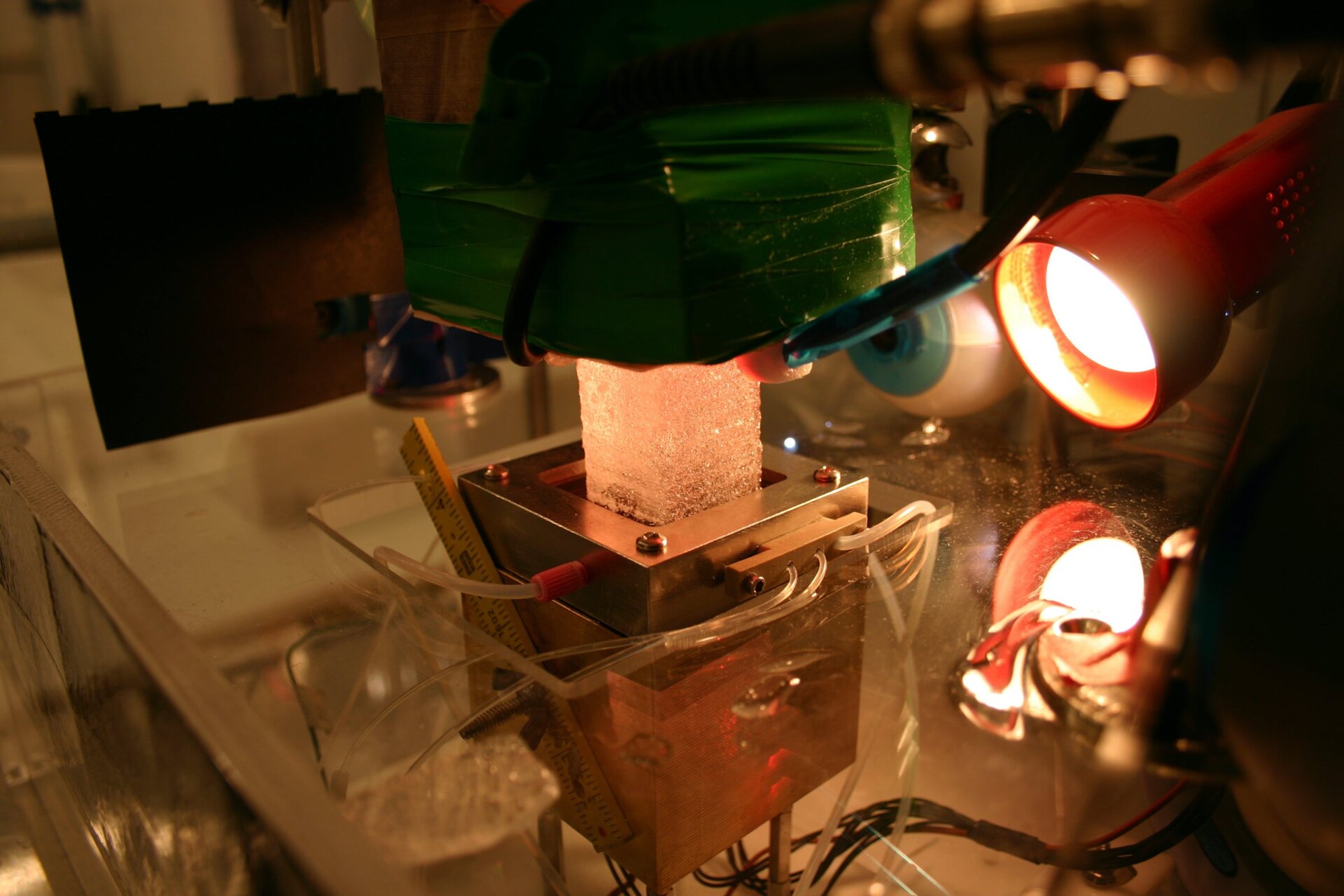 The apparatus used to analyze the ice cores. 