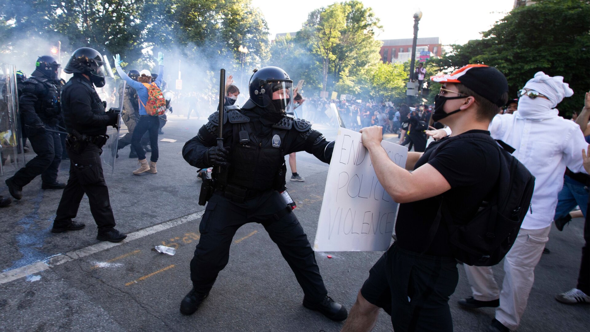 Police attacking protesters near the White House on June 1, 2020.