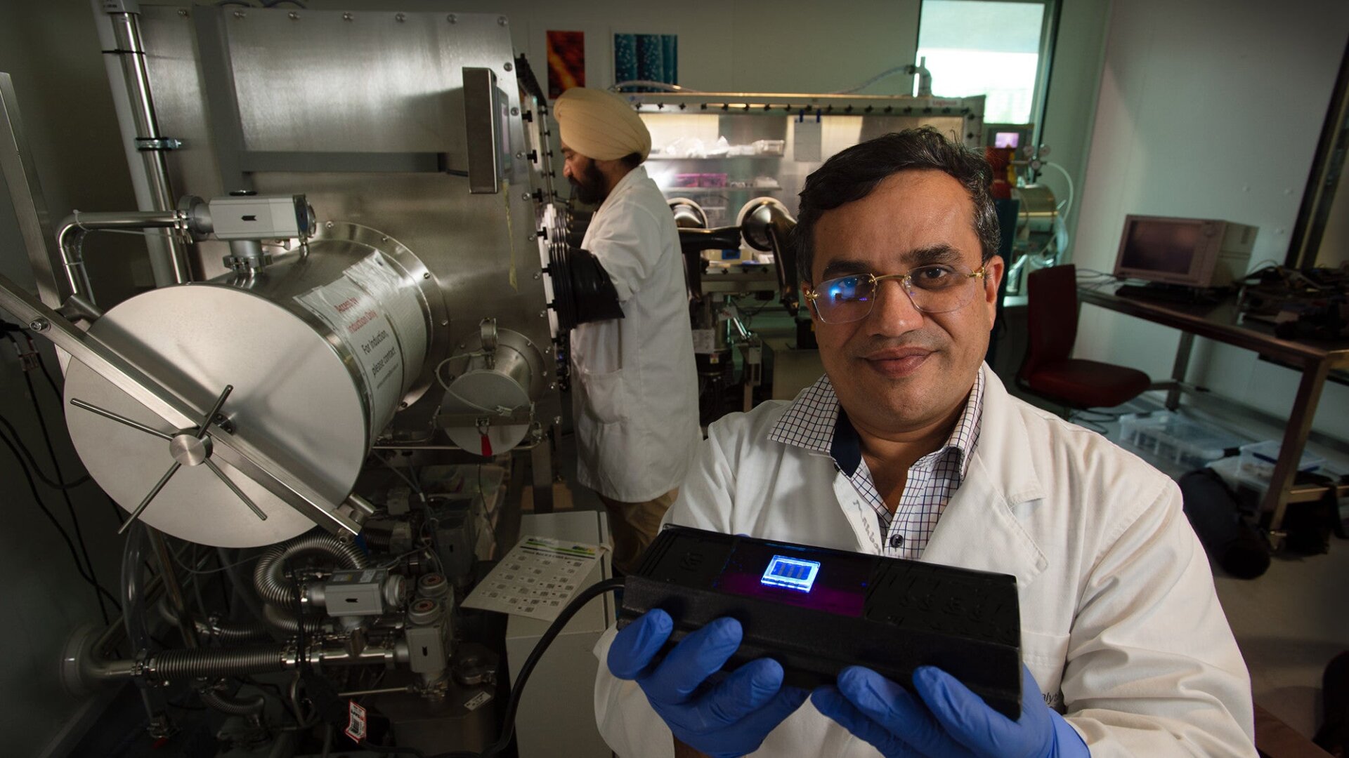 Associate Professor Prashant Sonar (front) and PhD student Amandeep Singh Pannu (back)