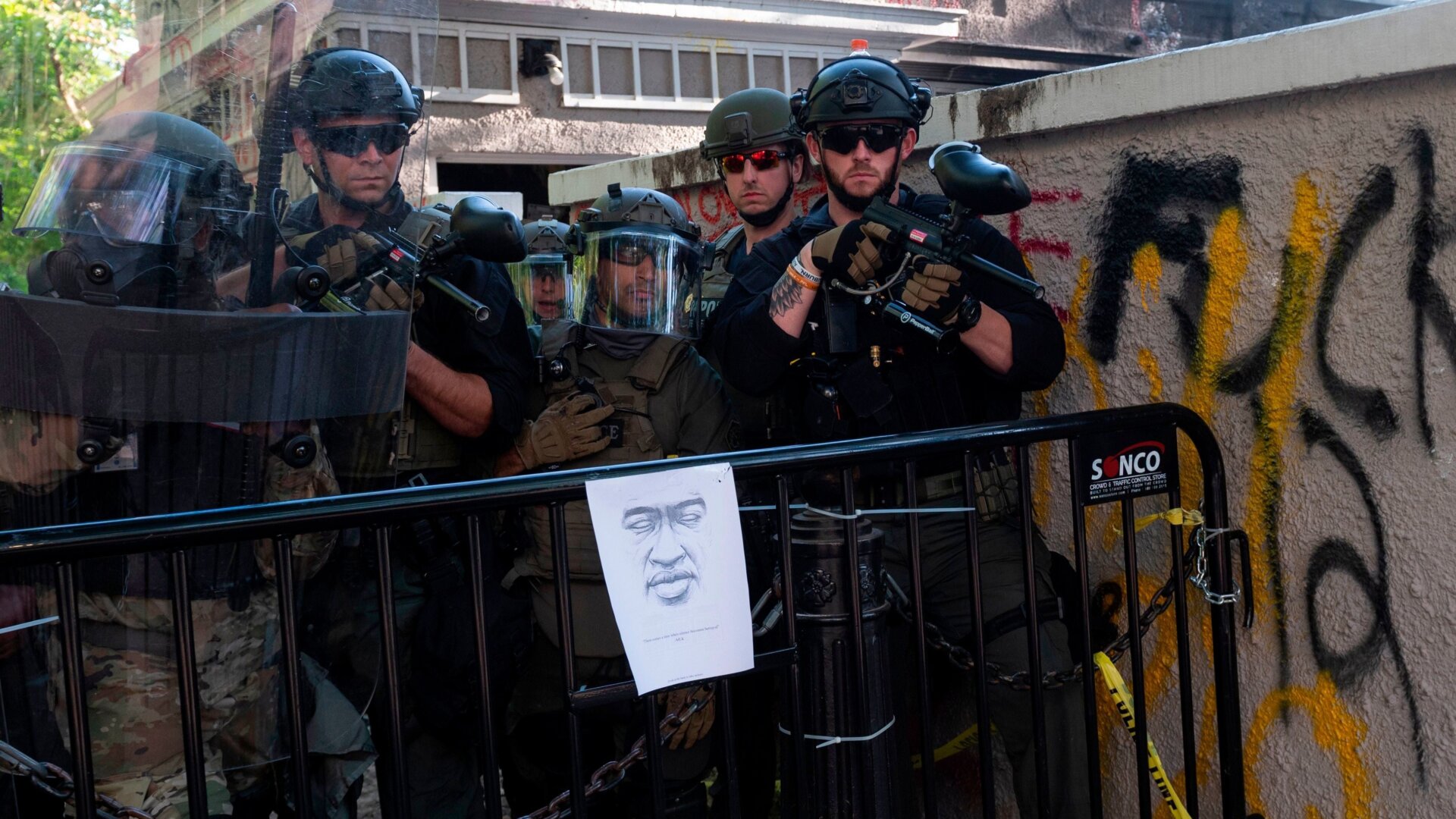 Heavily armed riot police during the operation to remove protesters by force from the White House area on June 1, 2020.