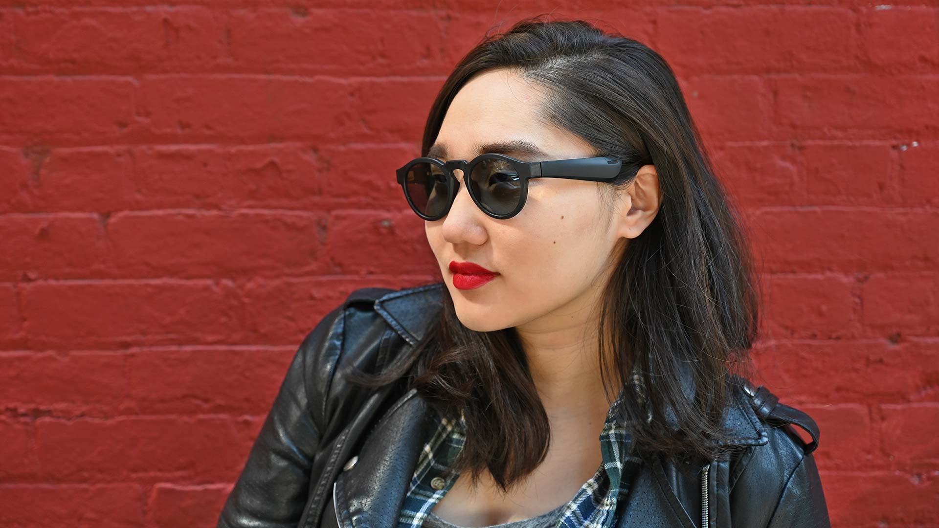 OK, I gotta milk this bomb photo Sam Rutherford took of me in the Bose Frames one last time ‘cause Bose AR is dead.