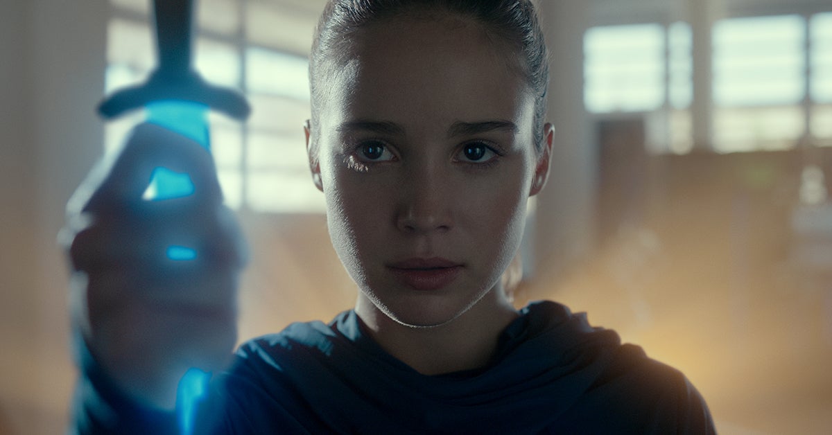 Alba Baptista as Ava.