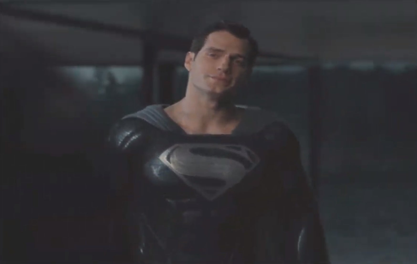 Same suit, new lack of color.